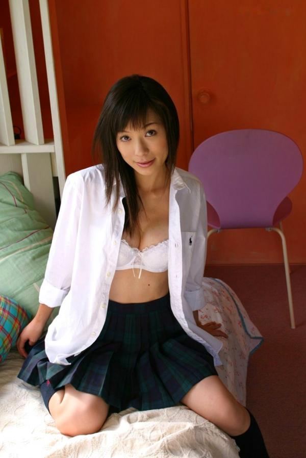 かすみ果穂 香澄果穗  Graphis_佳澄果穗(Kasumi Kaho) 邻家学妹校服诱惑与极致内衣 写真集[16P]第6张图片