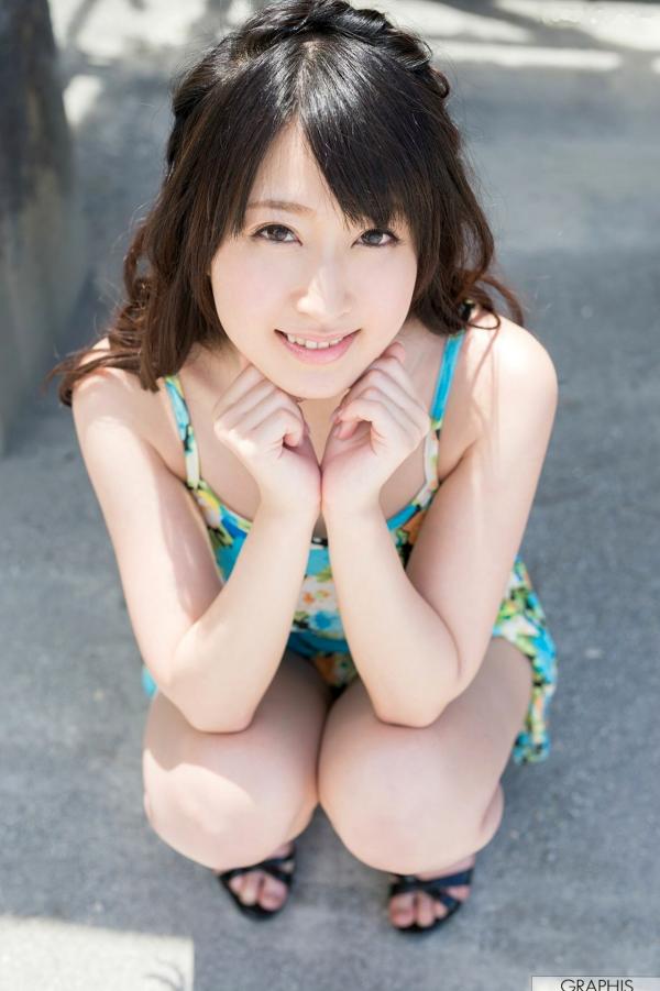 美里有紗 美里有纱  Graphis_美里有纱《Blue & Green》海边户外沙滩写真，清纯碎花吊带裙，秀迷人美腿与极致诱惑第3张图片