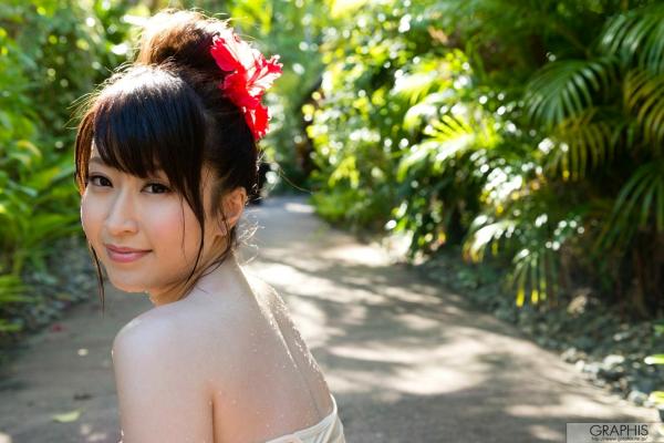 美里有紗 美里有纱  Graphis 美里有纱《South Wind》唯美日系居家私房照，清新甜美气质名模床边诱惑写真第23张图片
