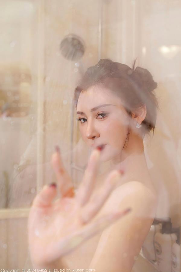 林熙蕾 林熙蕾  IMiss爱蜜社-770-蕾蕾醒了没-黑色情趣兔女郎黑丝爆乳-2024.05.06第39张图片