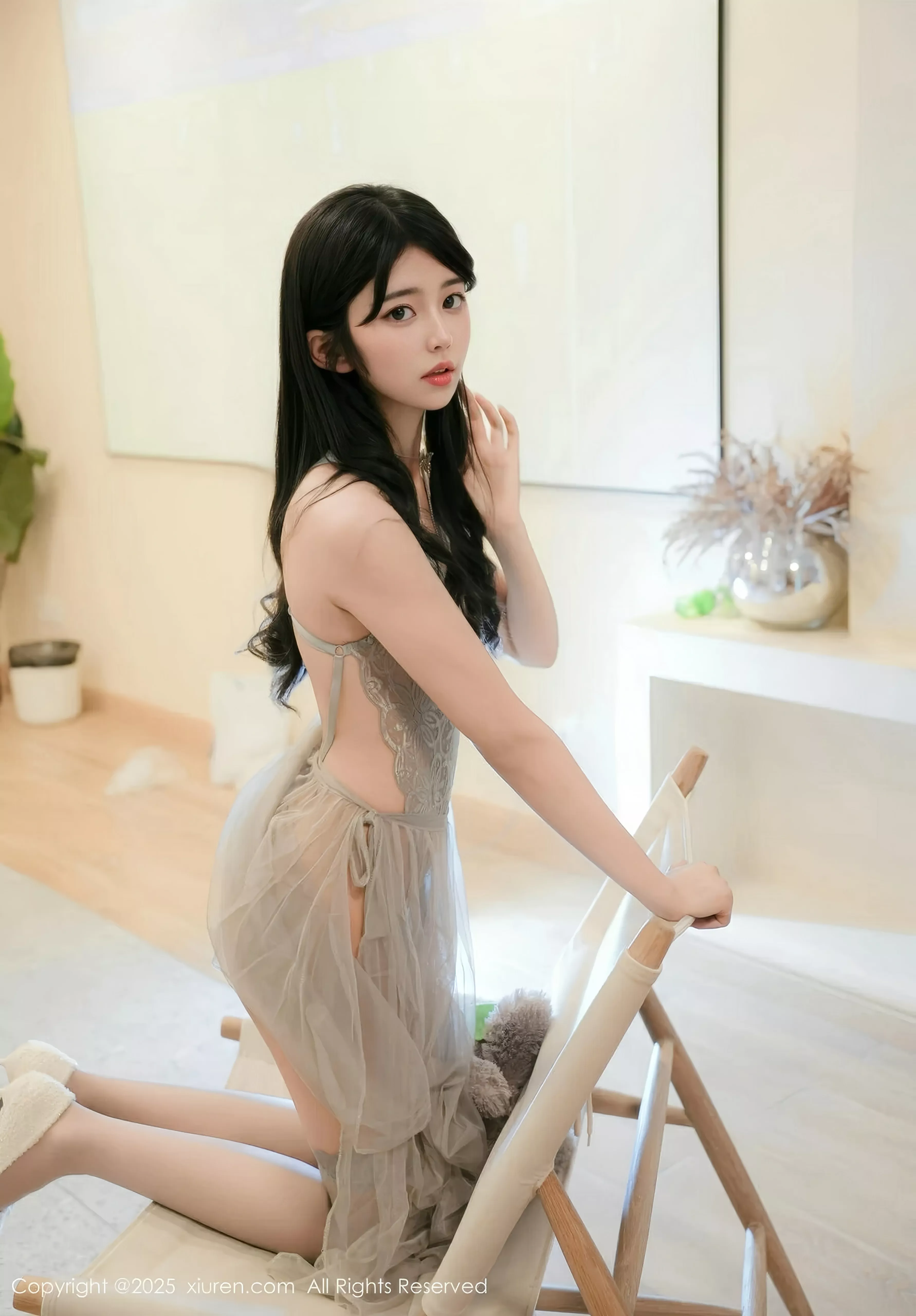 吴佩慈 吴佩慈 [XiuRen]高清写真图 2025.05.28 No.10334 美少女@ 性感长裙第31张图片