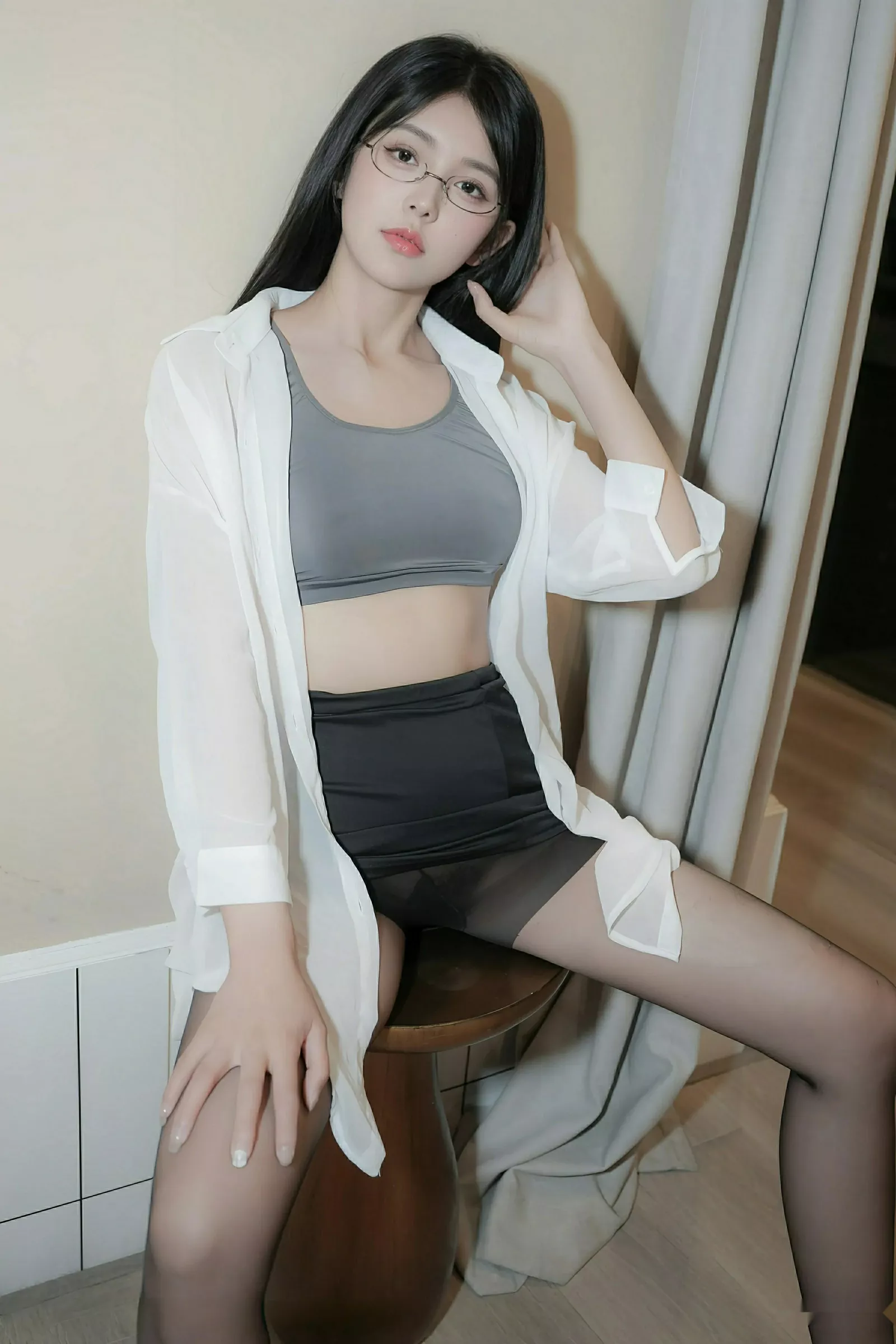 吴佩慈 吴佩慈 [XiuRen]高清写真图 2025.07.30 No.10601 美少女@ 白色衬衫第11张图片