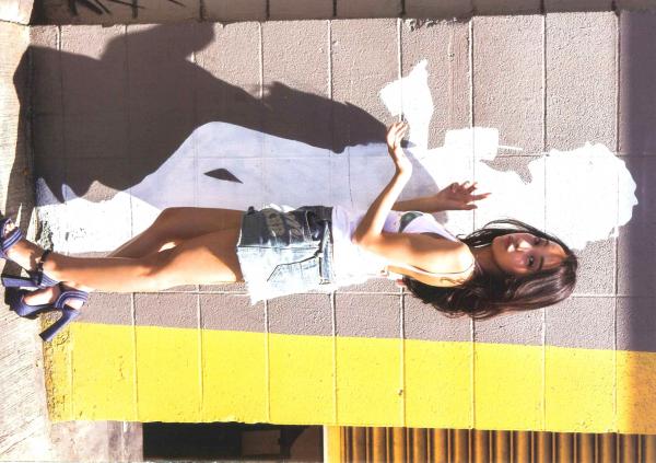 板野友美 板野友美  PB写真集_板野友美《release》_夏日海边度假风格写真_阳光下的湿身诱惑与清纯魅力第37张图片