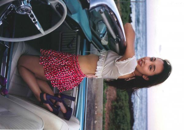 板野友美 板野友美  PB写真集_板野友美《release》_夏日海边度假风格写真_阳光下的湿身诱惑与清纯魅力第89张图片