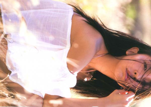 板野友美 板野友美  PB写真集_板野友美《release》_夏日海边度假风格写真_阳光下的湿身诱惑与清纯魅力第132张图片