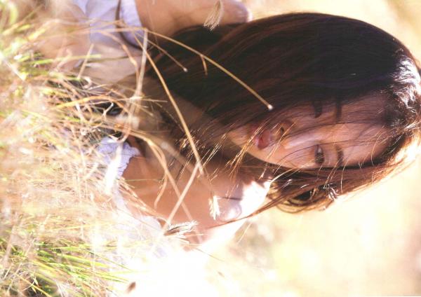 板野友美 板野友美  PB写真集_板野友美《release》_夏日海边度假风格写真_阳光下的湿身诱惑与清纯魅力第133张图片
