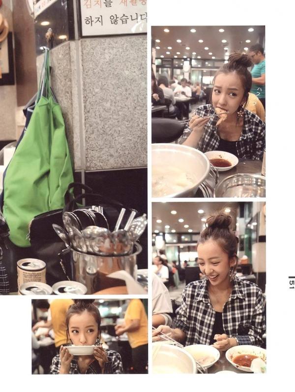 板野友美 板野友美  板野友美《Luv U》10周年纪念写真集：清新居家生活与知性访谈记录第42张图片