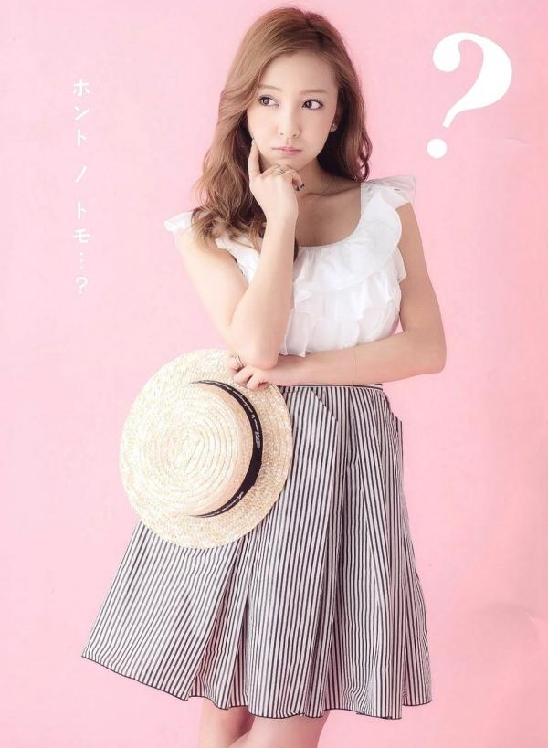 板野友美 板野友美  板野友美《Luv U》10周年纪念写真集：清新居家生活与知性访谈记录第80张图片