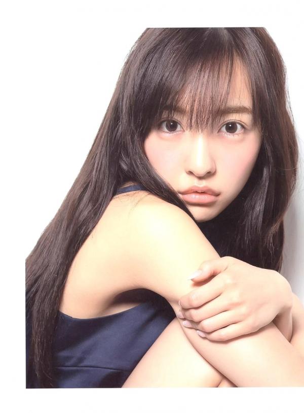 板野友美 板野友美  板野友美《Luv U》10周年纪念写真集：清新居家生活与知性访谈记录第82张图片