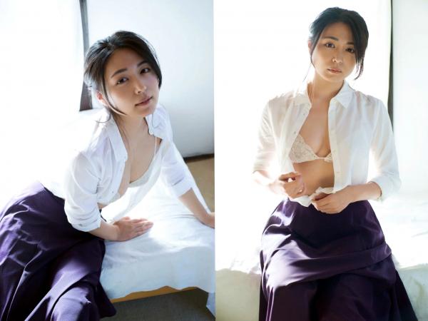 川村ゆきえ 川村雪绘  川村ゆきえ - 陽だまりの情事：清纯白衬衫与内衣私房照，光影下的湿身诱惑与成熟美学第3张图片