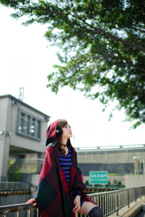 高橋みなみ 高桥南  台湾正妹果子MM：万华果菜市场清新街拍，演绎都市少女的闲适时光与修身魅力写真第1张图片