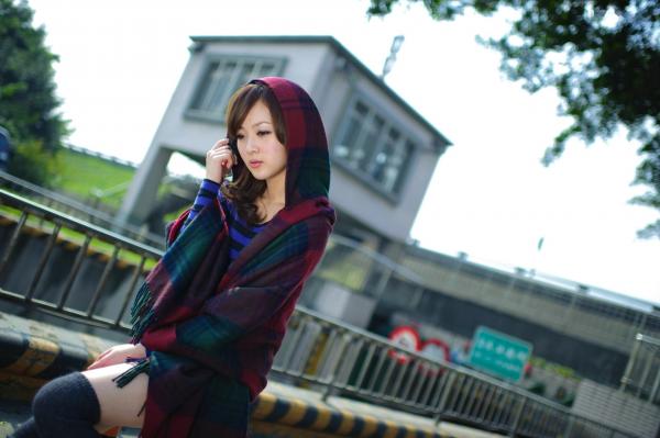 高橋みなみ 高桥南  台湾正妹果子MM：万华果菜市场清新街拍，演绎都市少女的闲适时光与修身魅力写真第4张图片