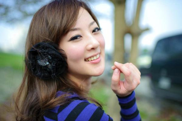 高橋みなみ 高桥南  台湾正妹果子MM：万华果菜市场清新街拍，演绎都市少女的闲适时光与修身魅力写真第22张图片