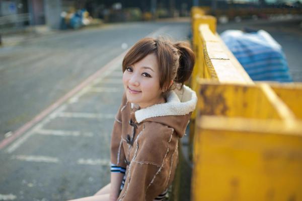 高橋みなみ 高桥南  台湾正妹果子MM：万华果菜市场清新街拍，演绎都市少女的闲适时光与修身魅力写真第45张图片