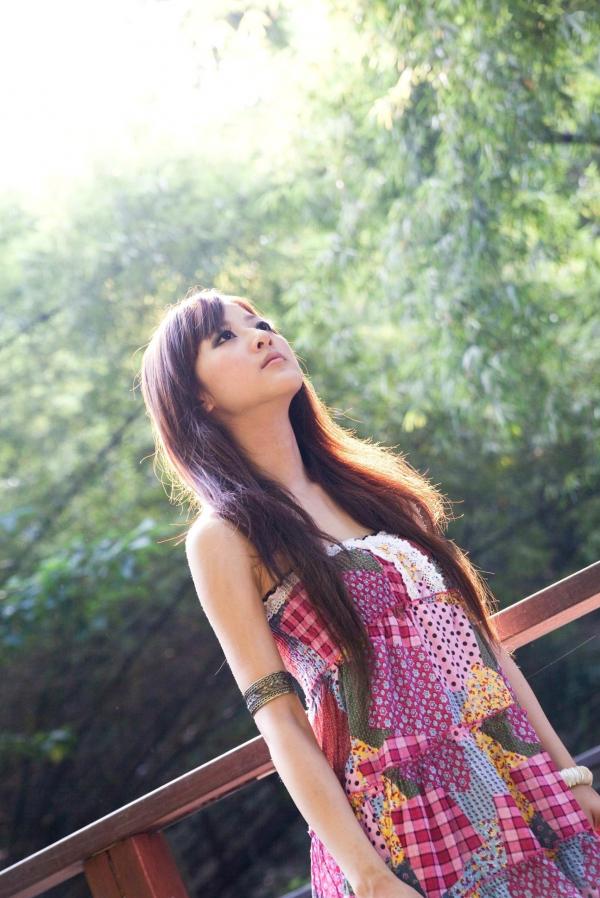 高橋みなみ 高桥南  台湾女神果子MM小琉球外拍写真，夏日度假风户外清新写实街拍，记录青春活力的美好瞬间第11张图片