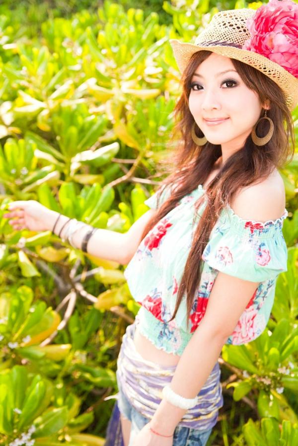 高橋みなみ 高桥南  台湾女神果子MM小琉球外拍写真，夏日度假风户外清新写实街拍，记录青春活力的美好瞬间第45张图片