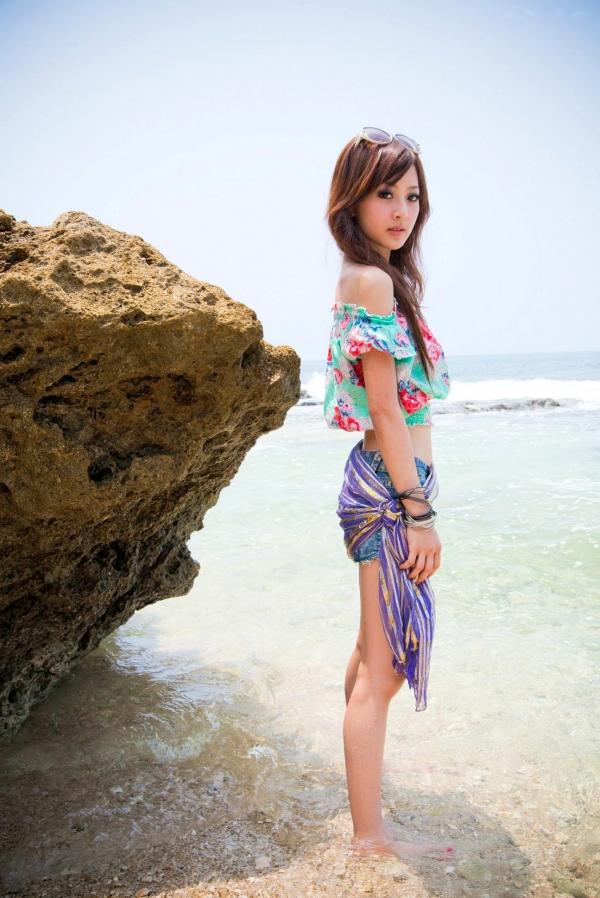 高橋みなみ 高桥南  台湾女神果子MM小琉球外拍写真，夏日度假风户外清新写实街拍，记录青春活力的美好瞬间第66张图片
