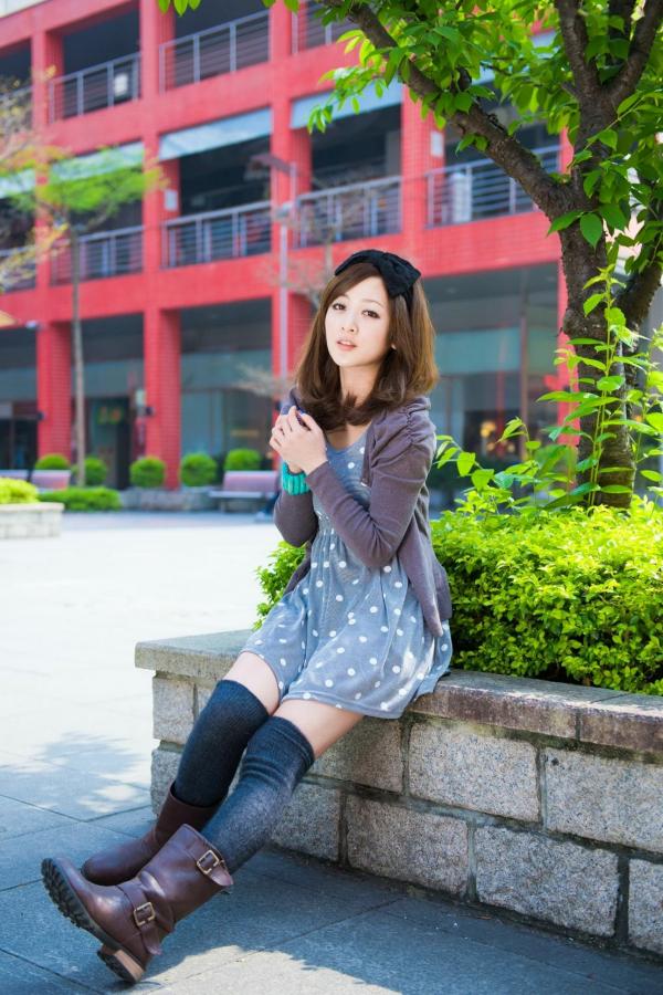高橋みなみ 高桥南  台湾正妹_台湾美女果子MM《时装外拍》高清写真，清新甜美治愈系街拍风格第2张图片