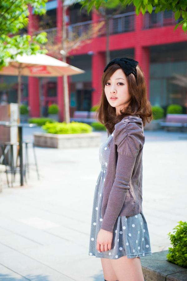 高橋みなみ 高桥南  台湾正妹_台湾美女果子MM《时装外拍》高清写真，清新甜美治愈系街拍风格第5张图片