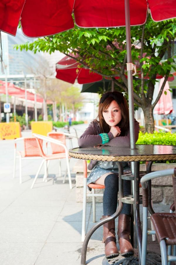 高橋みなみ 高桥南  台湾正妹_台湾美女果子MM《时装外拍》高清写真，清新甜美治愈系街拍风格第16张图片