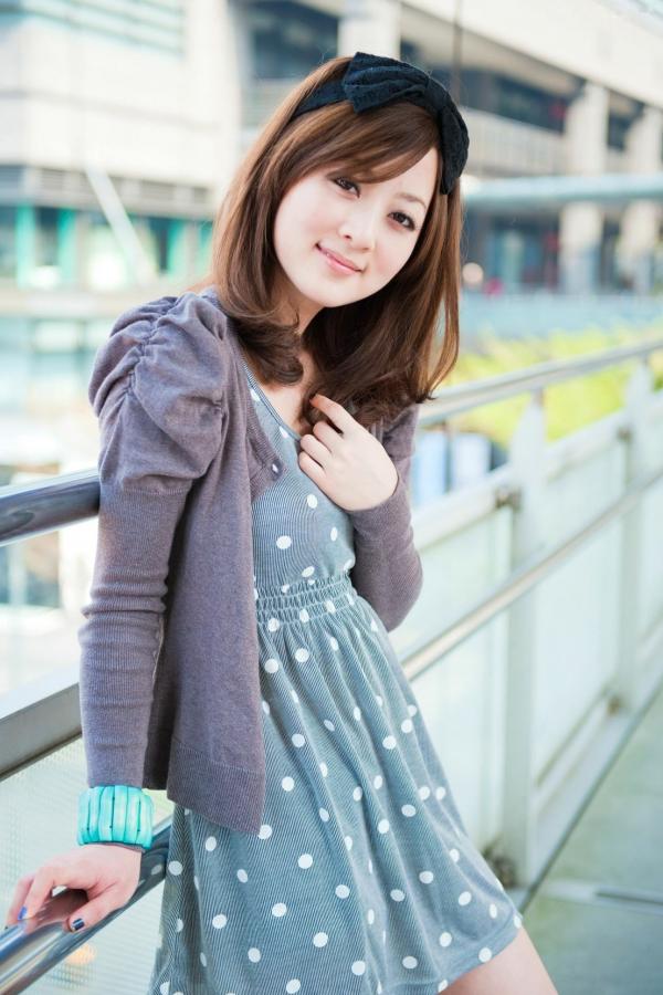 高橋みなみ 高桥南  台湾正妹_台湾美女果子MM《时装外拍》高清写真，清新甜美治愈系街拍风格第23张图片