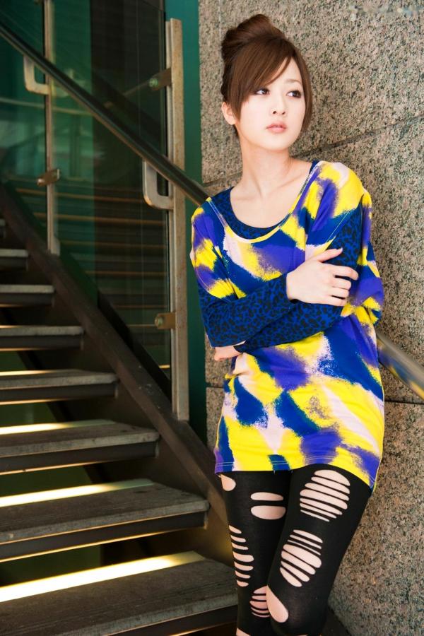 高橋みなみ 高桥南  台湾正妹_台湾美女果子MM《时装外拍》高清写真，清新甜美治愈系街拍风格第29张图片