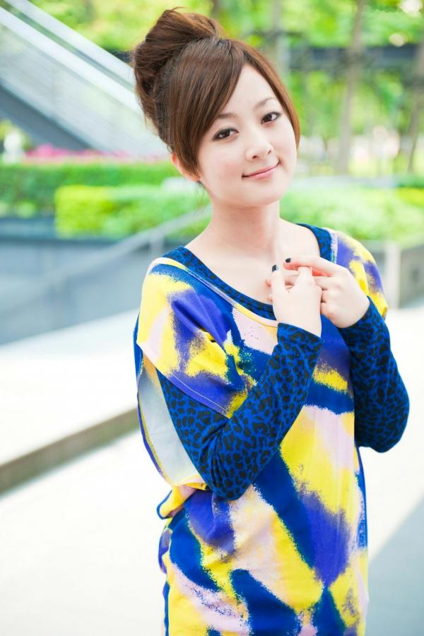 高橋みなみ 高桥南  台湾正妹_台湾美女果子MM《时装外拍》高清写真，清新甜美治愈系街拍风格第63张图片
