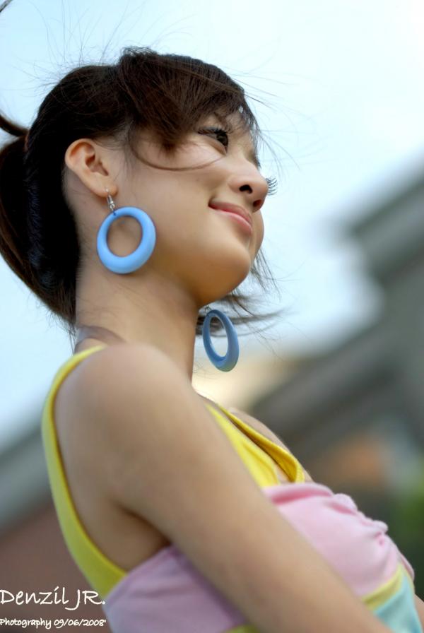 高橋みなみ 高桥南  台湾正妹果子MM：阳光下色彩绚丽的吊带连衣裙户外唯美清新写真集第5张图片