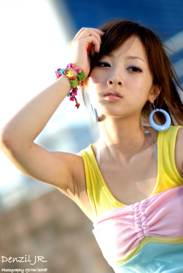高橋みなみ 高桥南  台湾正妹果子MM：阳光下色彩绚丽的吊带连衣裙户外唯美清新写真集第28张图片