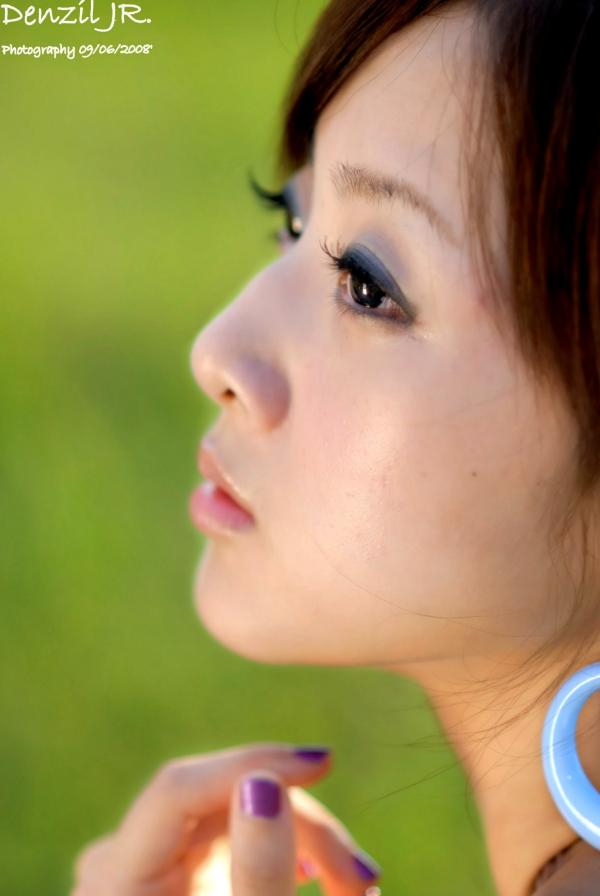 高橋みなみ 高桥南  台湾正妹果子MM：阳光下色彩绚丽的吊带连衣裙户外唯美清新写真集第32张图片