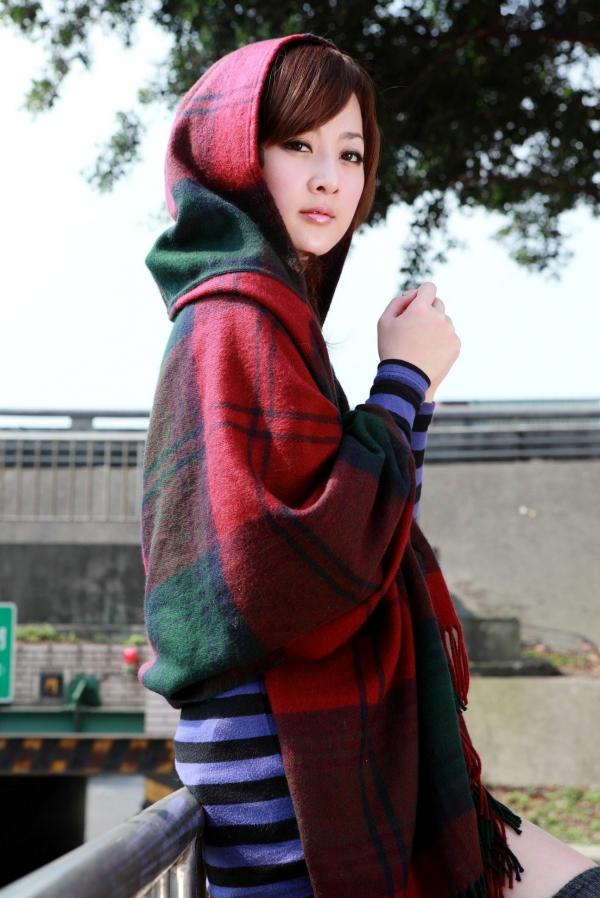 高橋みなみ 高桥南  台湾正妹果子MM《环南果菜市场外拍》写真，清新甜美风户外私房照，展现灵动治愈系气质第2张图片