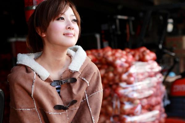 高橋みなみ 高桥南  台湾正妹果子MM《环南果菜市场外拍》写真，清新甜美风户外私房照，展现灵动治愈系气质第36张图片