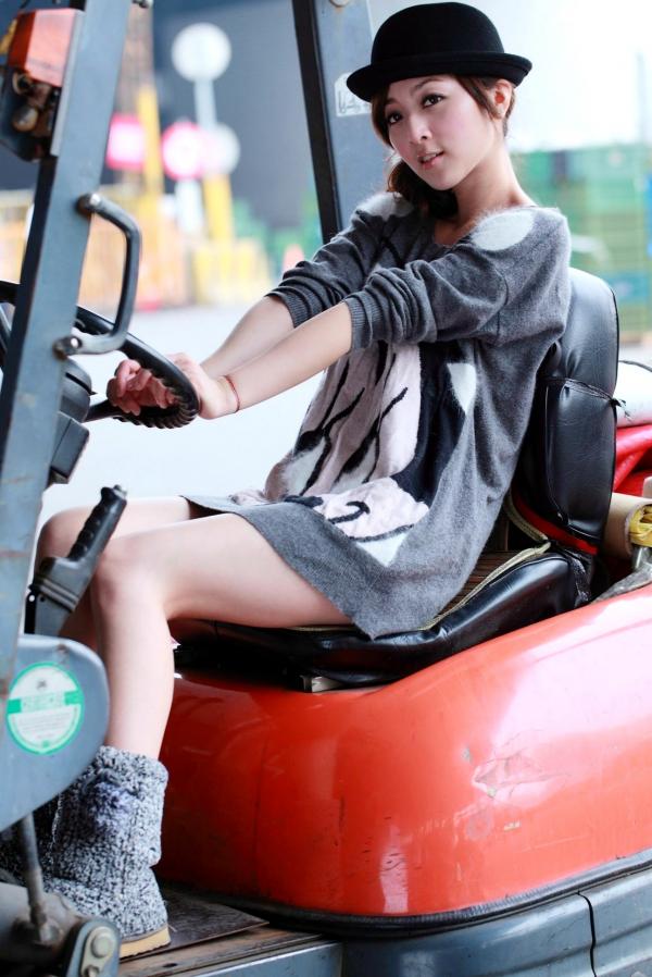 高橋みなみ 高桥南  台湾正妹果子MM《环南果菜市场外拍》写真，清新甜美风户外私房照，展现灵动治愈系气质第57张图片