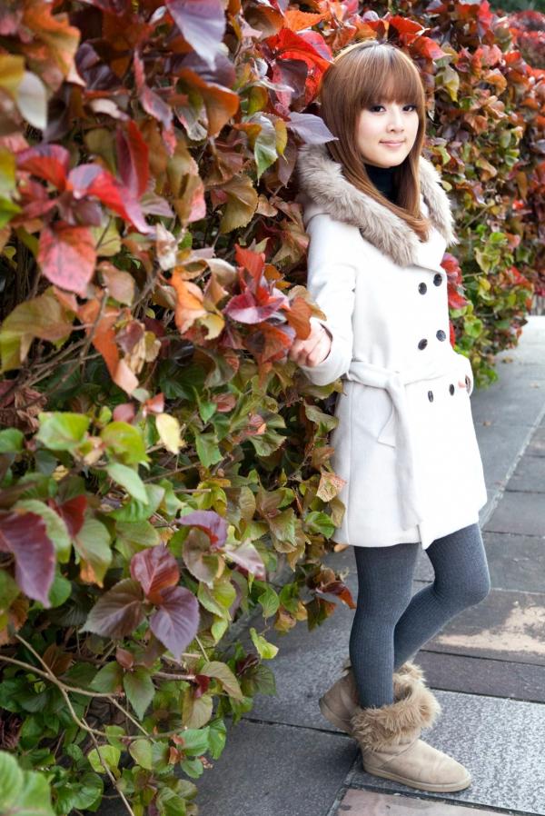 高橋みなみ 高桥南  台湾正妹台大女神果子MM户外街拍写真，清新甜美校花气息，冬日休闲穿搭展现清纯气质第5张图片