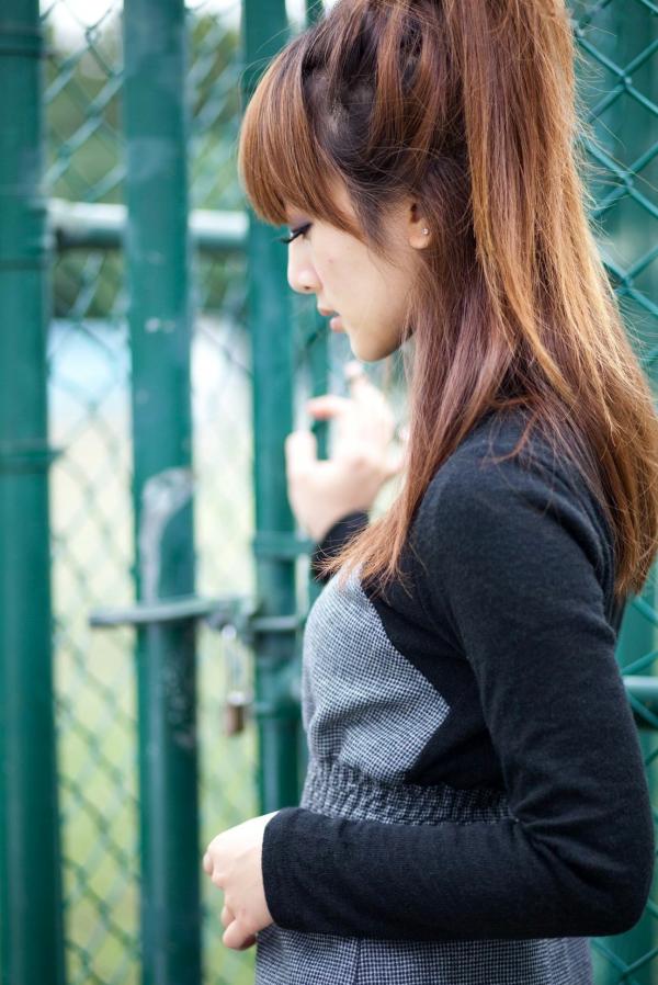 高橋みなみ 高桥南  台湾正妹台大女神果子MM户外街拍写真，清新甜美校花气息，冬日休闲穿搭展现清纯气质第27张图片