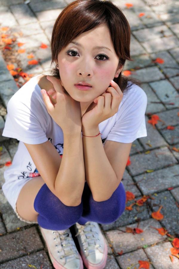 高橋みなみ 高桥南  台湾网红果子MM《台大外拍》系列写真，清新自然风格校园街拍第23张图片