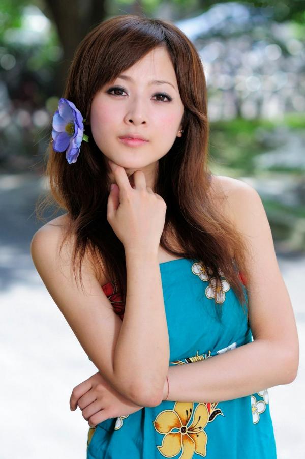 高橋みなみ 高桥南  台湾网红果子MM《台大外拍》系列写真，清新自然风格校园街拍第27张图片