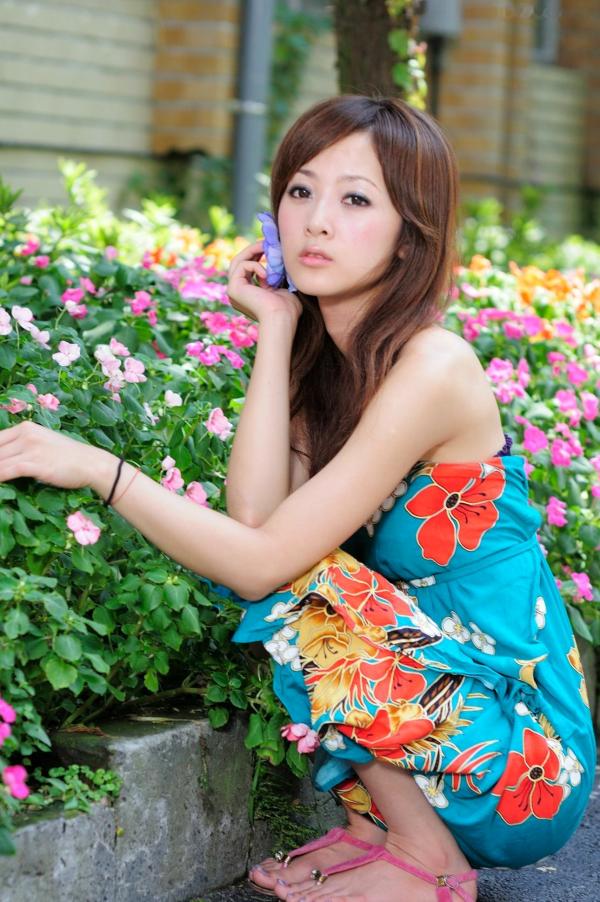 高橋みなみ 高桥南  台湾网红果子MM《台大外拍》系列写真，清新自然风格校园街拍第30张图片