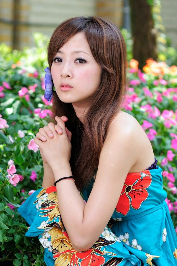高橋みなみ 高桥南  台湾网红果子MM《台大外拍》系列写真，清新自然风格校园街拍第35张图片