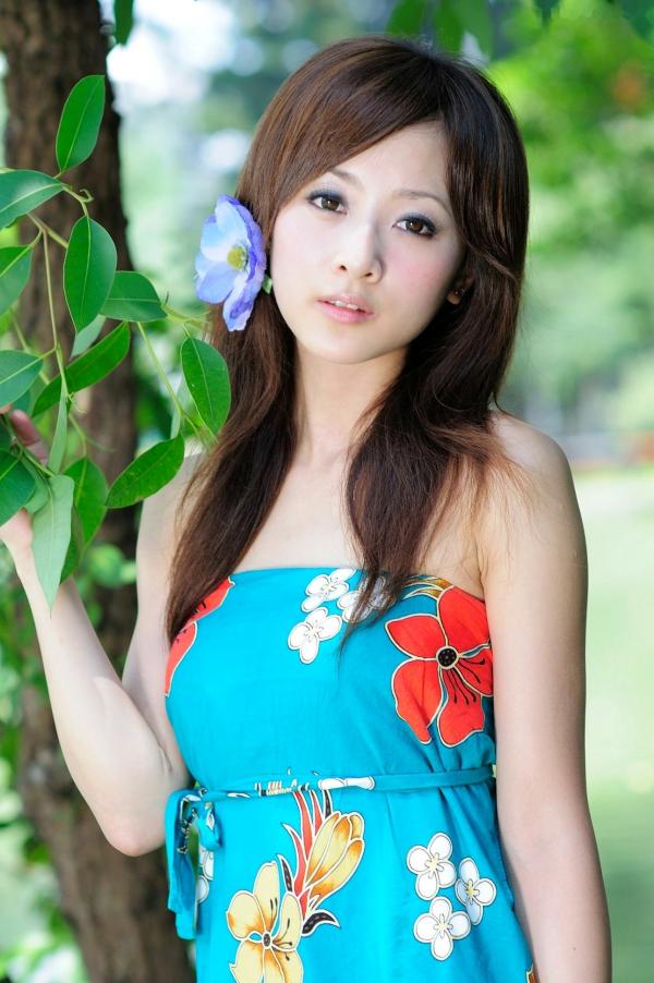 高橋みなみ 高桥南  台湾网红果子MM《台大外拍》系列写真，清新自然风格校园街拍第51张图片