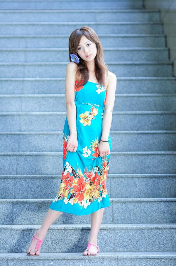 高橋みなみ 高桥南  台湾网红果子MM《台大外拍》系列写真，清新自然风格校园街拍第57张图片