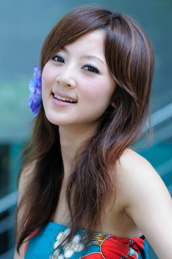 高橋みなみ 高桥南  台湾网红果子MM《台大外拍》系列写真，清新自然风格校园街拍第59张图片