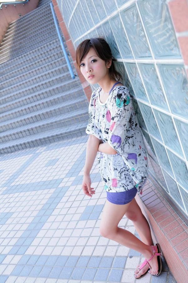 高橋みなみ 高桥南  台湾网红果子MM《台大外拍》系列写真，清新自然风格校园街拍第65张图片