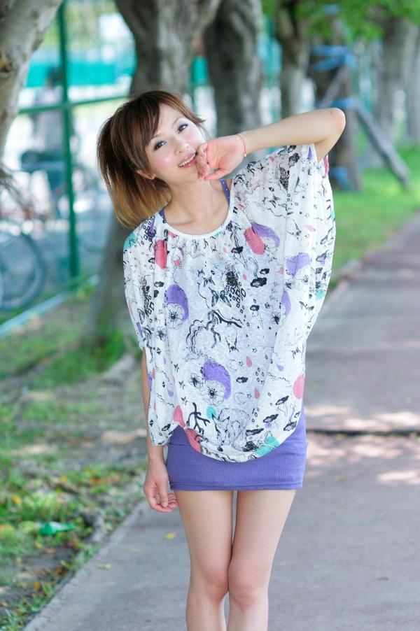 高橋みなみ 高桥南  台湾网红果子MM《台大外拍》系列写真，清新自然风格校园街拍第74张图片