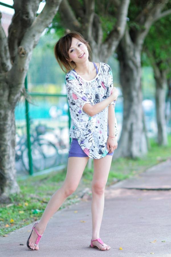 高橋みなみ 高桥南  台湾网红果子MM《台大外拍》系列写真，清新自然风格校园街拍第78张图片