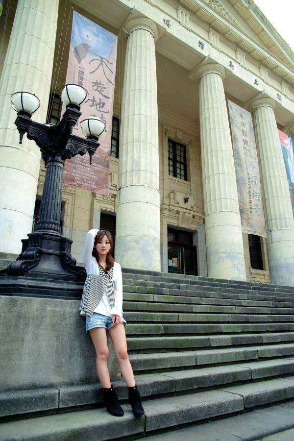 高橋みなみ 高桥南  台湾网络女神果子MM华山艺文中心与228公园外拍写真，清新甜美气质户外街拍精选集第62张图片
