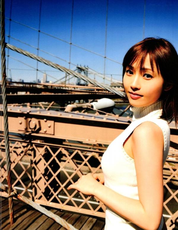 安倍なつみ 安倍夏美  安倍夏美《Subway》写真集：优雅气质女神居家私服与街拍魅力大赏第25张图片