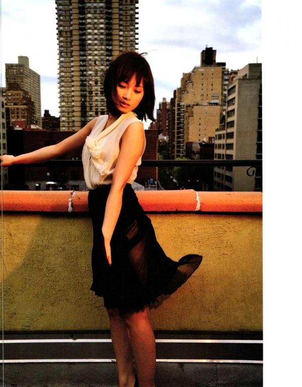 安倍なつみ 安倍夏美  安倍夏美《Subway》写真集：优雅气质女神居家私服与街拍魅力大赏第58张图片