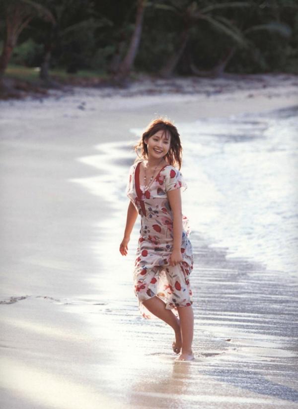 安倍なつみ 安倍夏美  安倍なつみ PB写真集《Alo-Hello!》：清纯甜美夏日度假风，治愈系女神私房写真高清合集第30张图片