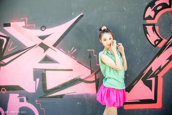 小畢畢 小毕毕Barbie  台湾正妹Barbie西门町街拍：清纯俏皮少女的都市时尚写真集第22张图片